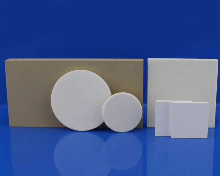 Piatto in ceramica porosa